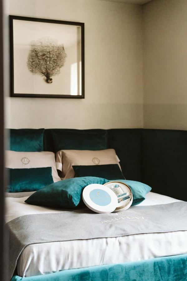 Bed and Breakfast The Harbour - Luxury Living à Trani Extérieur photo